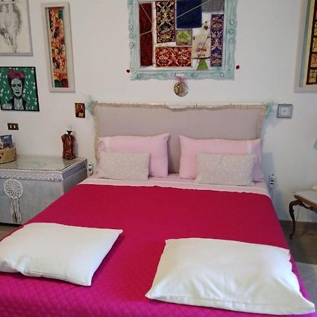 Bed and Breakfast Stanza Privata Casa Artistica Mariola San Sperate Exteriér fotografie